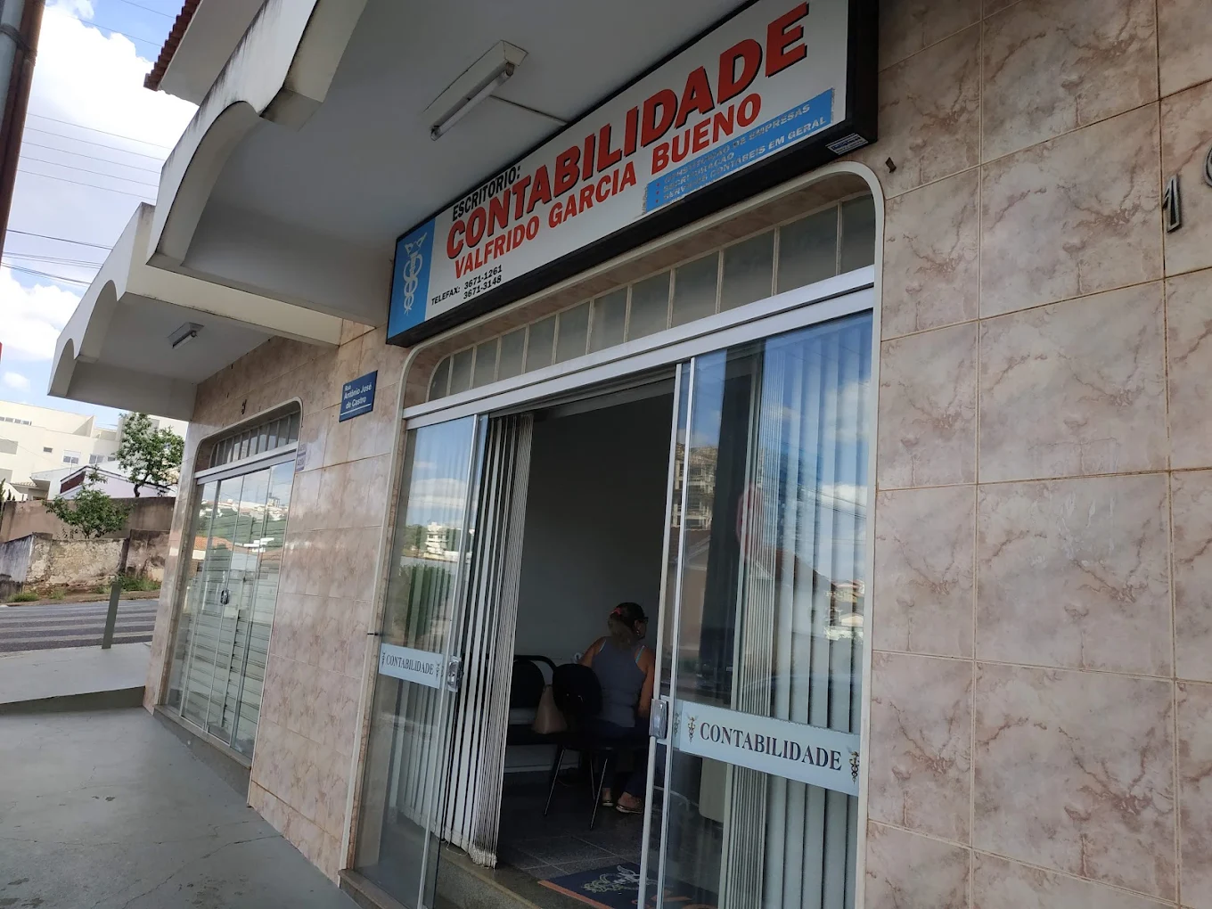 Fachada do escritório VGB Contabilidade em São Gotardo - MG